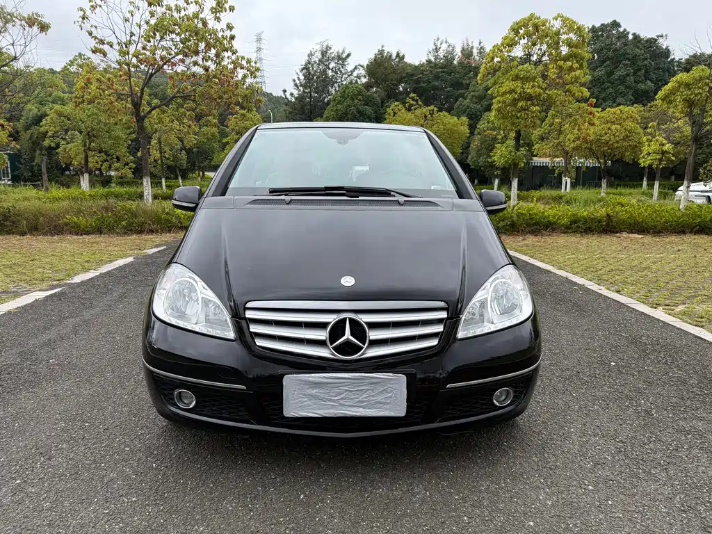 MERCEDES BENZ A-CLASS IMPORT 2011