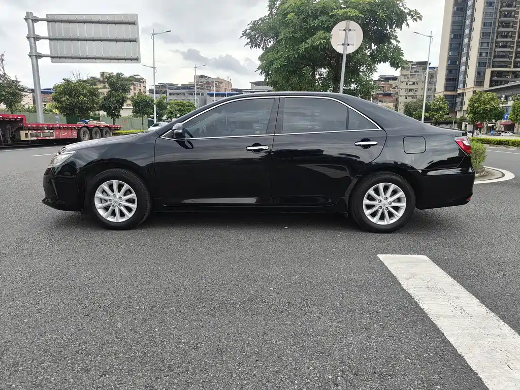 TOYOTA CAMRY 2015