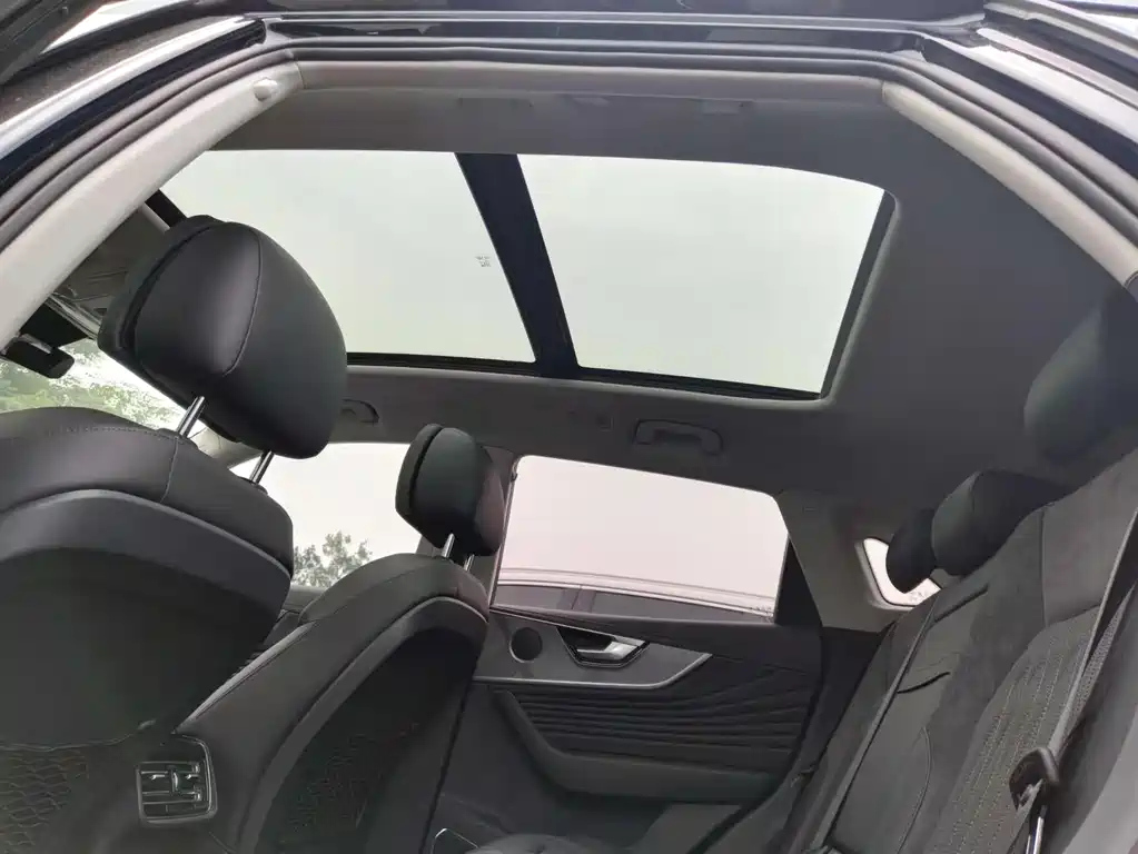 HONGQI HS5 2023