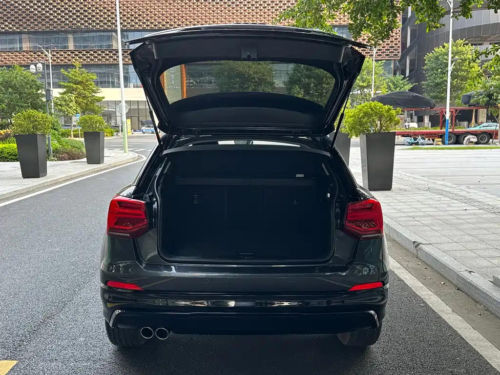 AUDI Q2L 2021