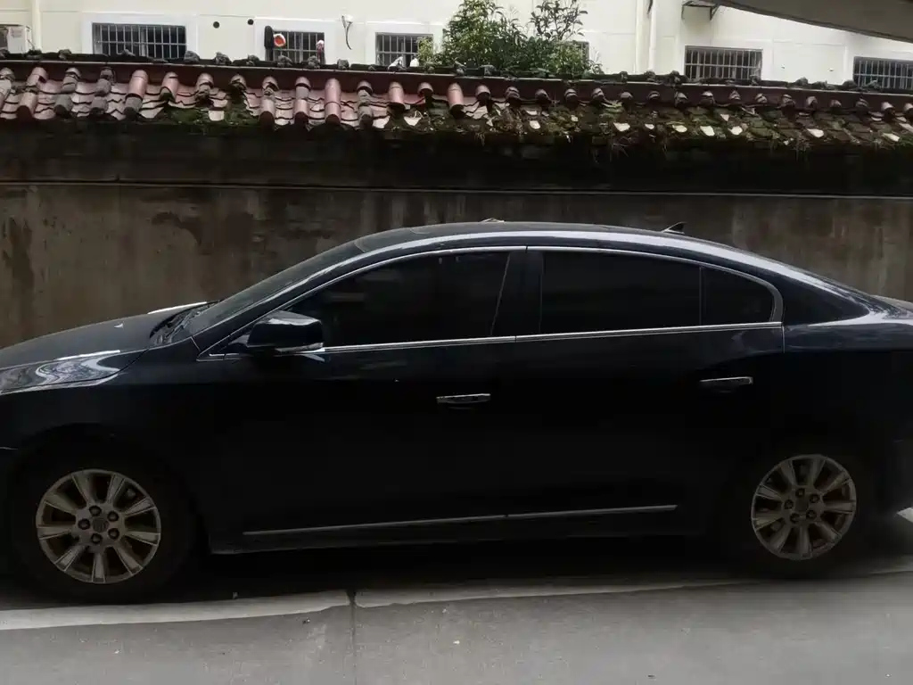 BUICK LACROSSE 2012