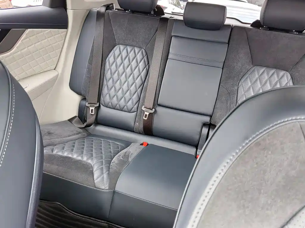 HONGQI HS5 2019