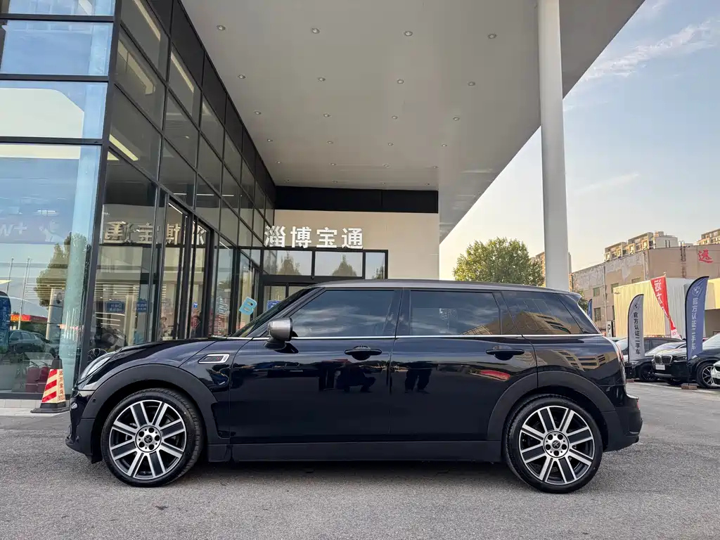 MINI CLUBMAN 2022