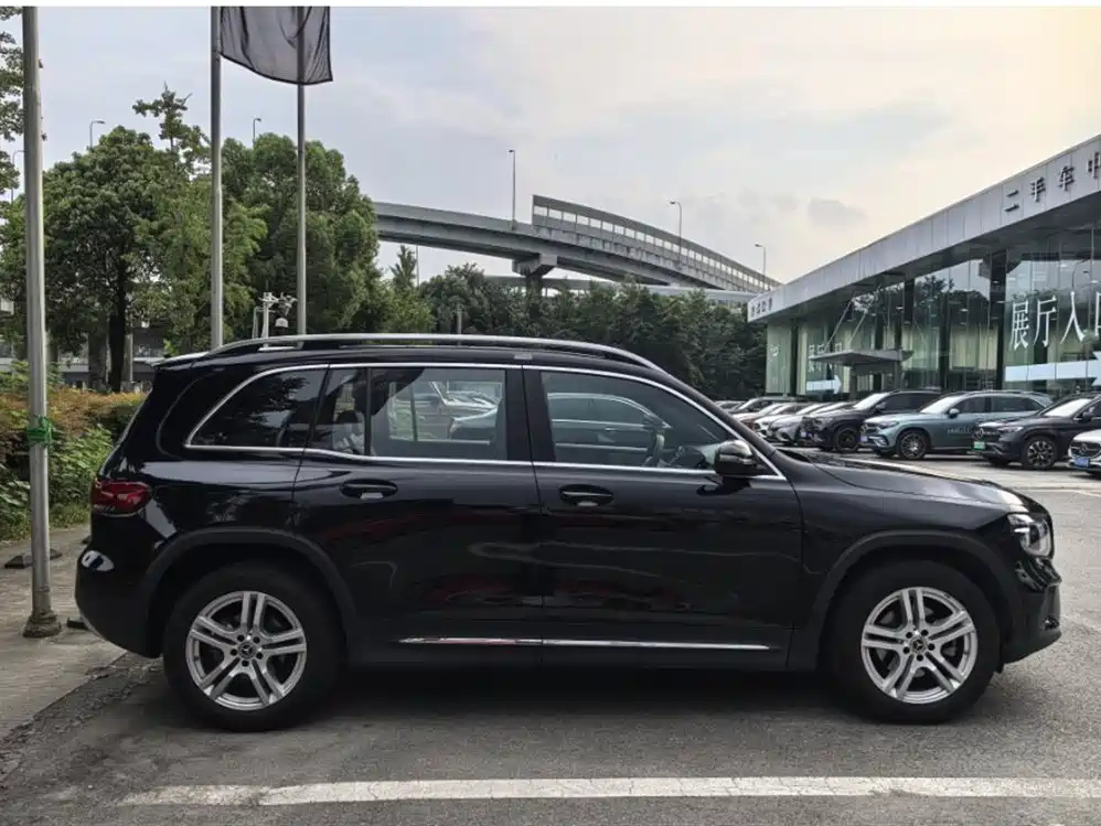 MERCEDES BENZ GLB 2023