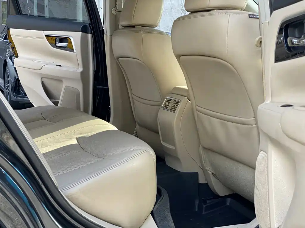 NISSAN TEANA 2019