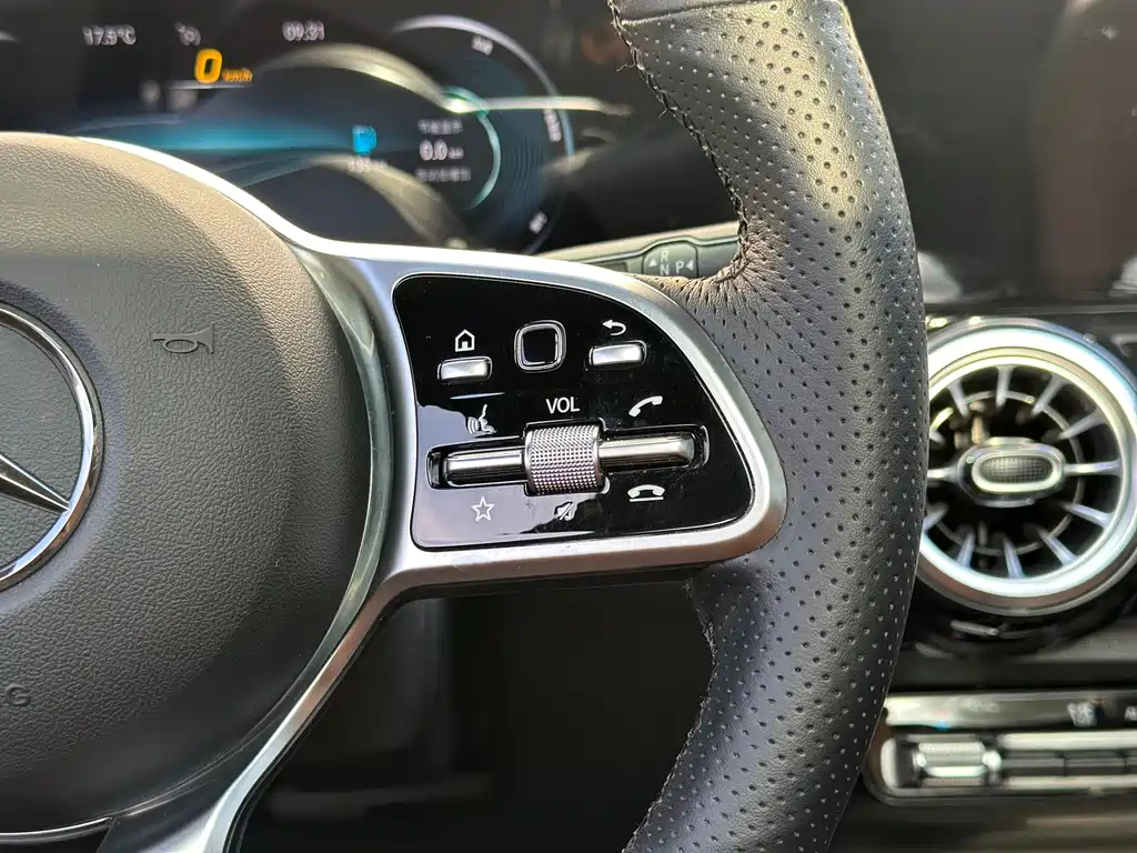 MERCEDES BENZ GLB 2022