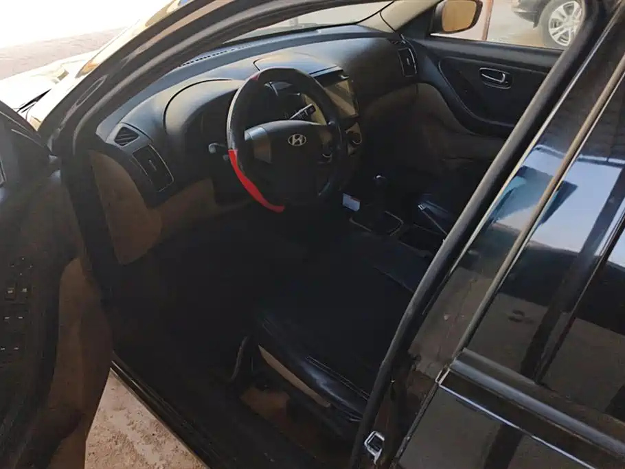 HYUNDAI CELESTA 2014