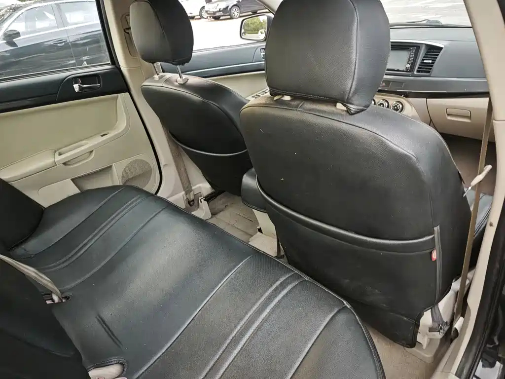 MITSUBISHI LANCER EX 2013