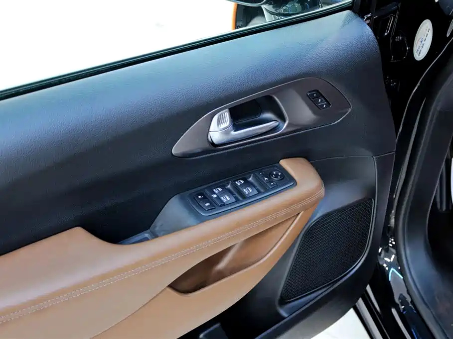 CHRYSLER OTHER 2017