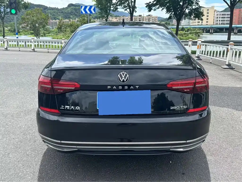 VOLKSWAGEN PASSAT 2021