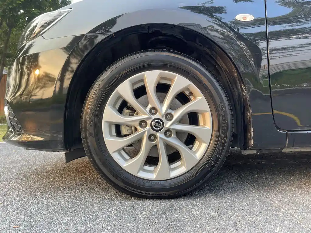 NISSAN SYLPHY 2020