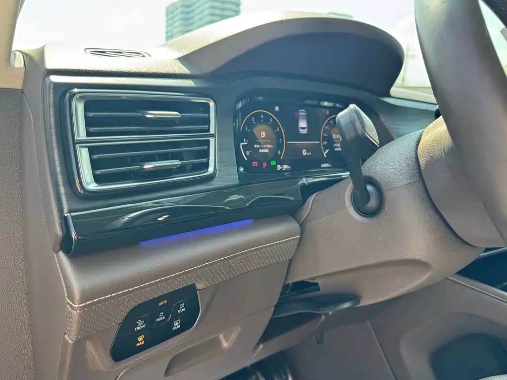 VOLKSWAGEN VILORAN 2022