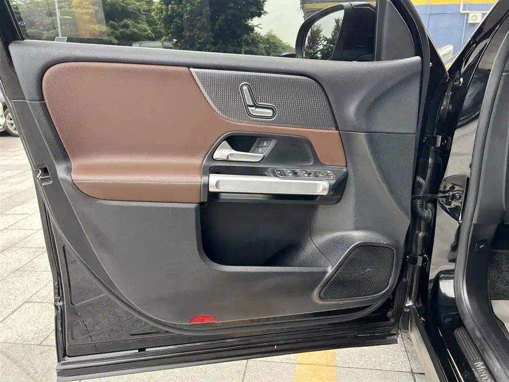 MERCEDES BENZ GLB 2020