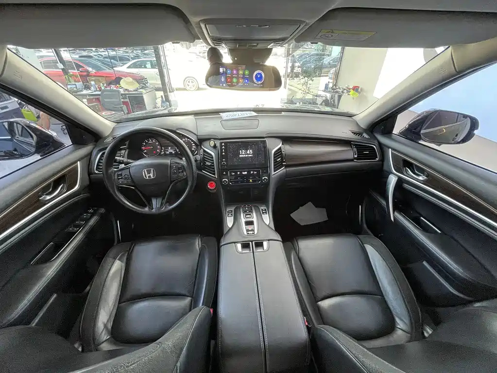 HONDA AVANCIER 2017