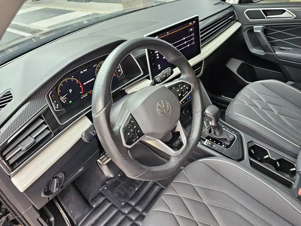 VOLKSWAGEN TIGUAN L 2022