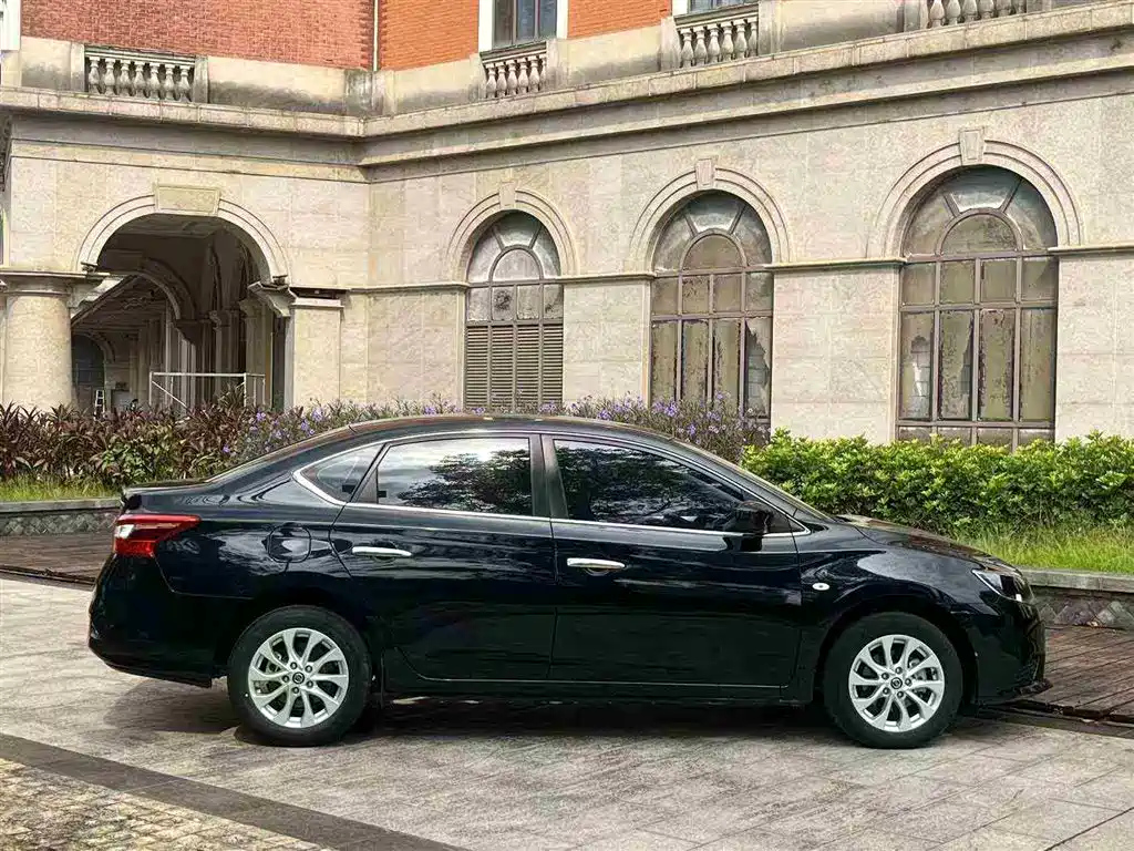NISSAN SYLPHY 2019