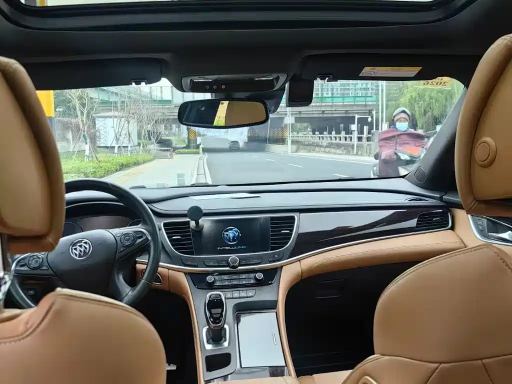 BUICK LACROSSE 2018