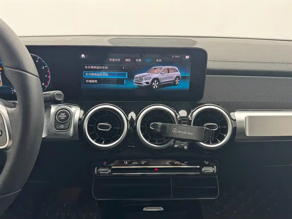 MERCEDES BENZ GLB 2021