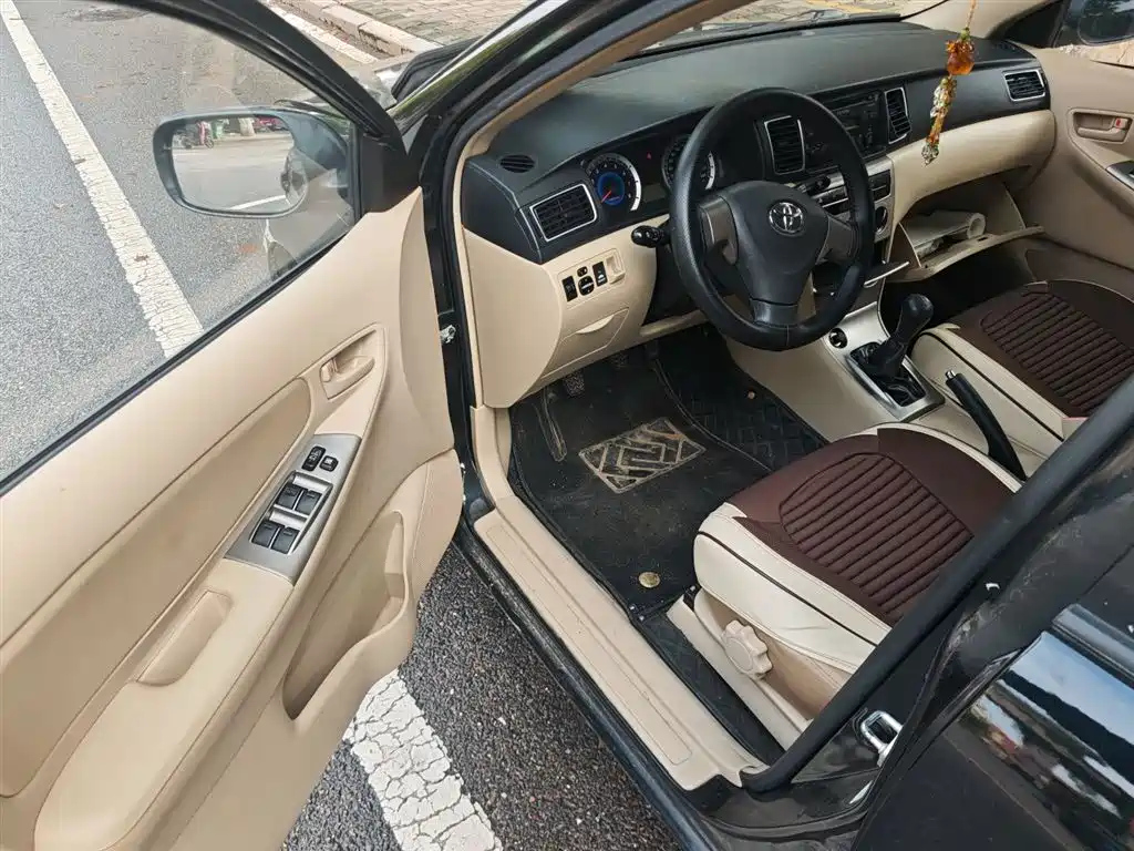 TOYOTA COROLLA 2014