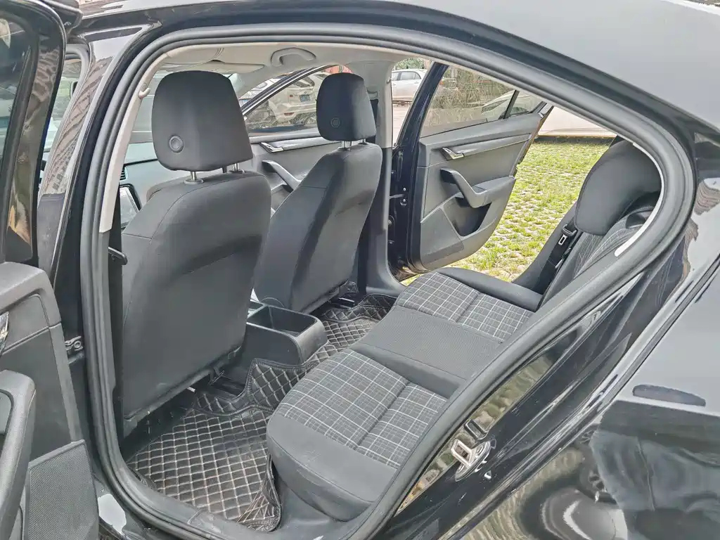 SKODA OCTAVIA 2021