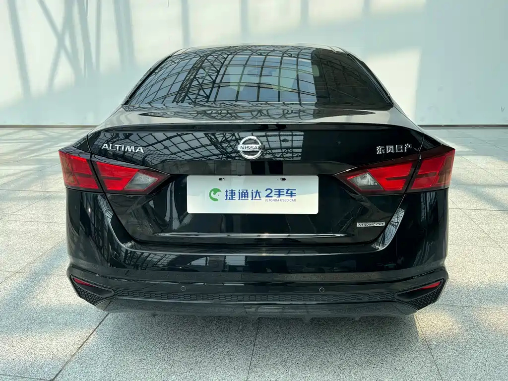 NISSAN TEANA 2022