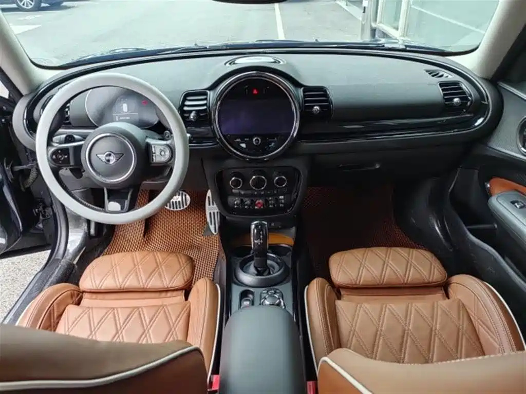 MINI CLUBMAN 2022