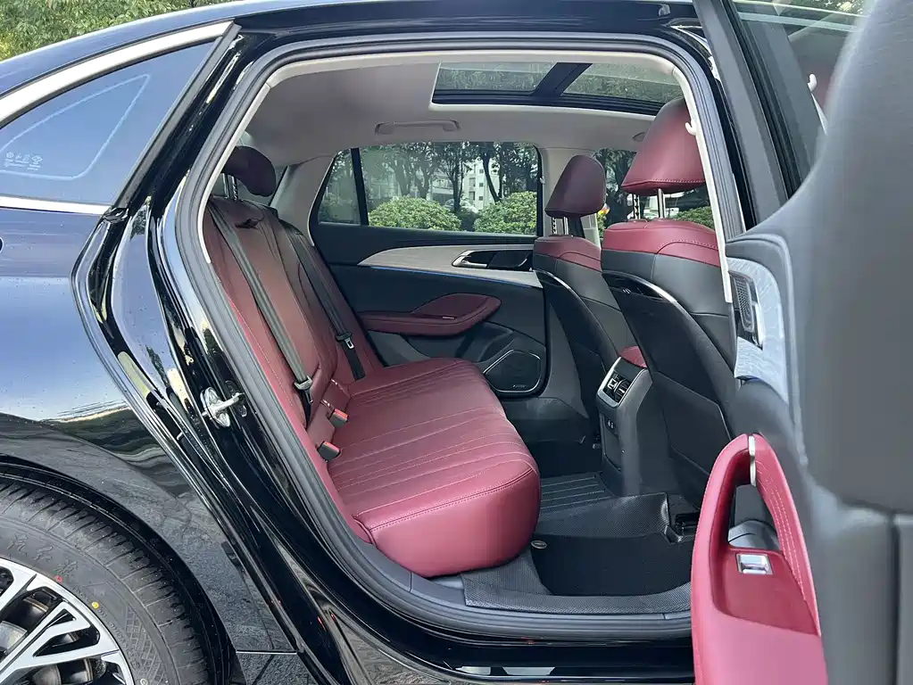 HONGQI H5 2025