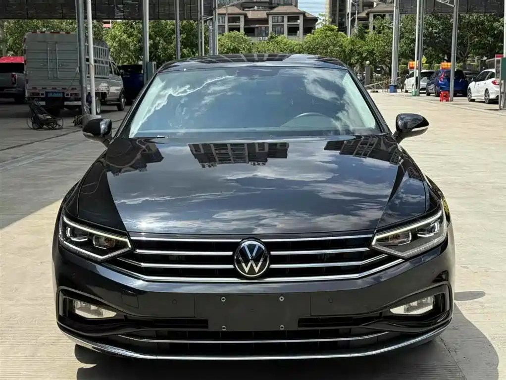 VOLKSWAGEN MAGOTAN 2020