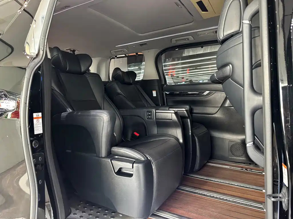 TOYOTA ALPHARD 2019