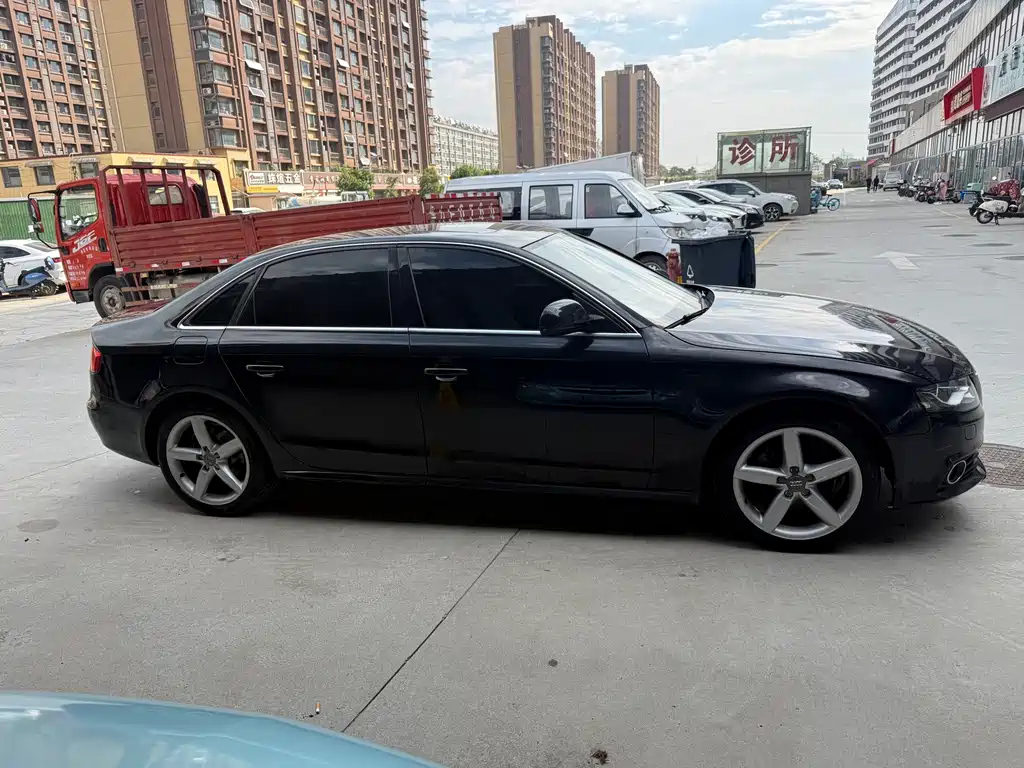 AUDI A4L 2010