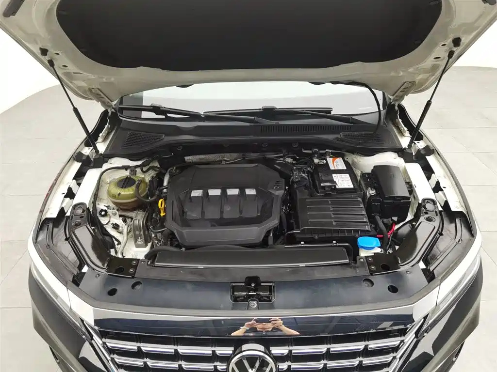 VOLKSWAGEN PASSAT 2020