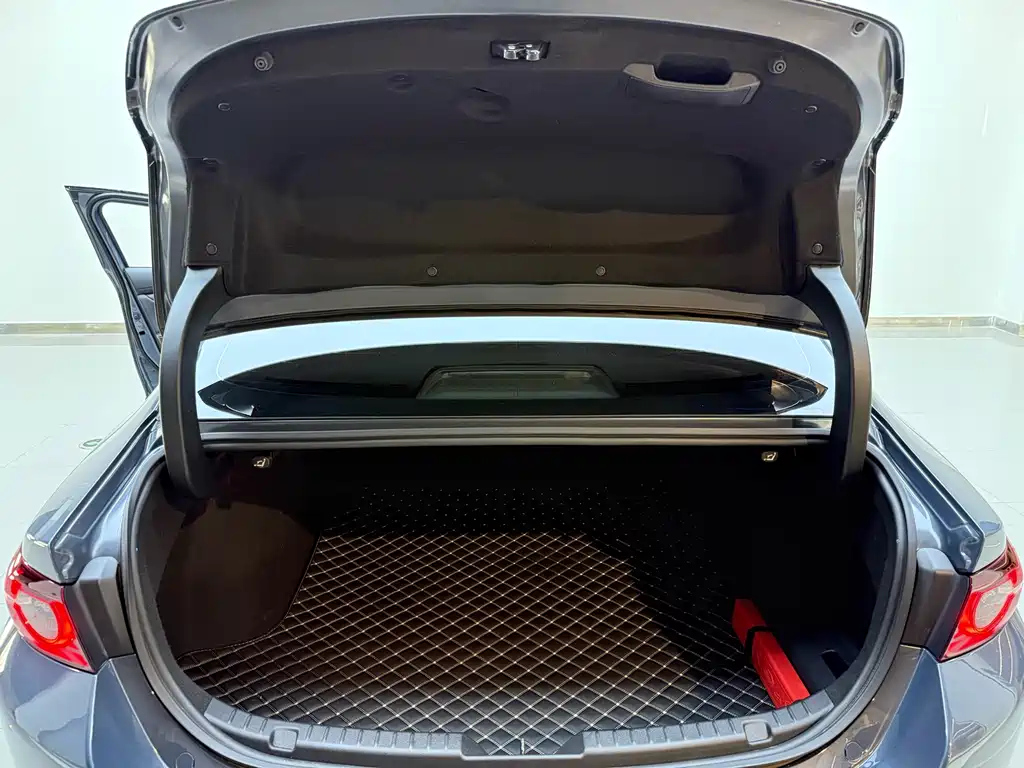 MAZDA 3 AXELA 2022