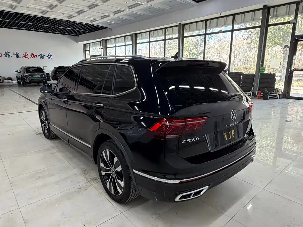 VOLKSWAGEN TIGUAN L 2021