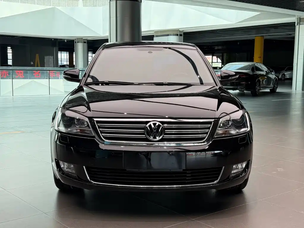 VOLKSWAGEN PASSAT LINGYU 2011