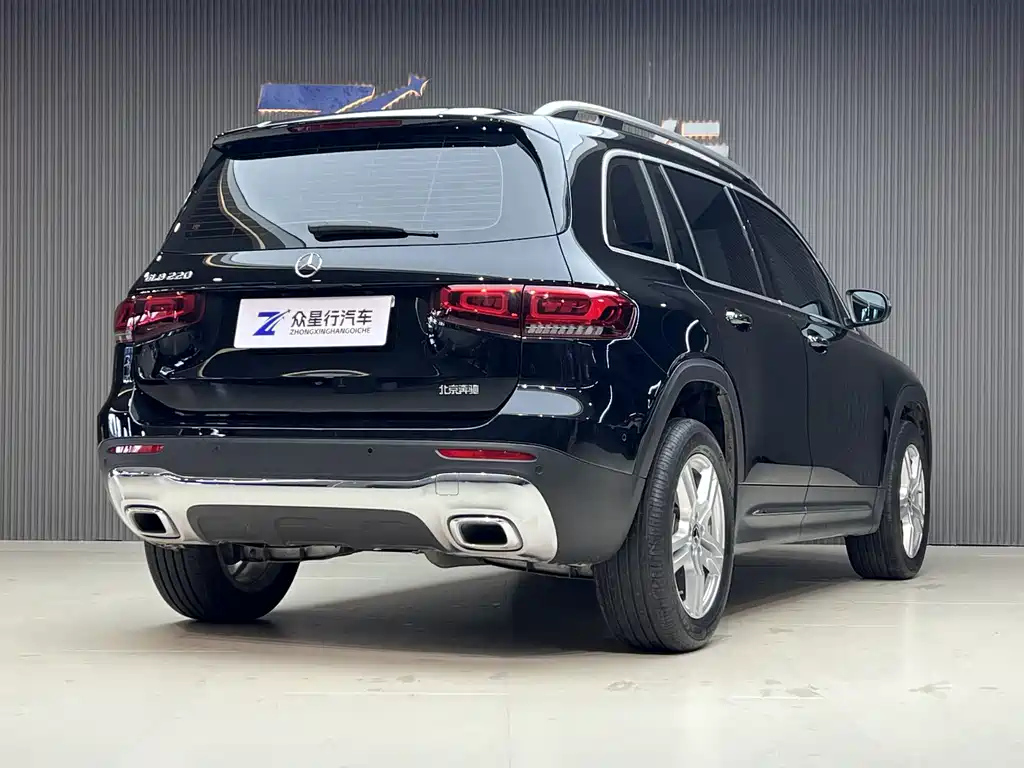 MERCEDES BENZ GLB 2024