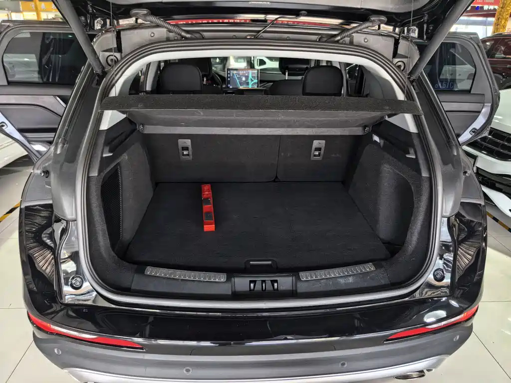 LINCOLN ADVENTURER 2023