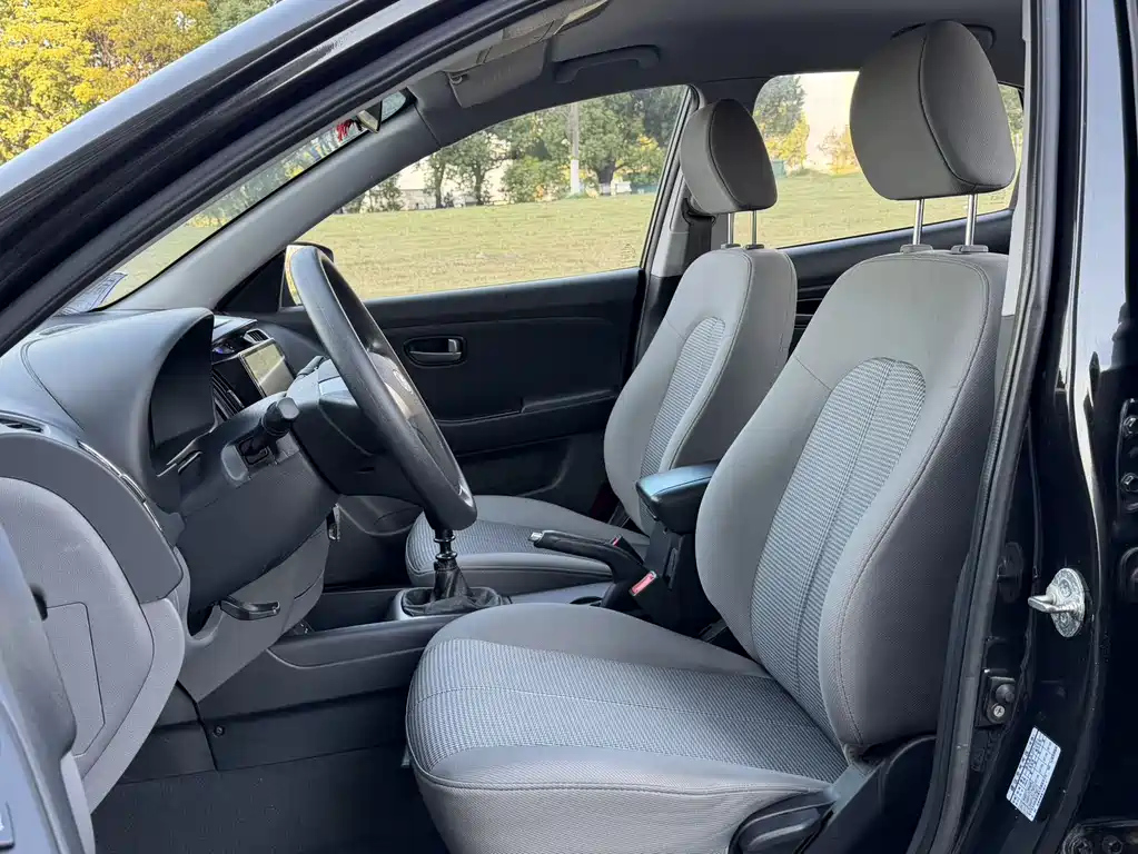 HYUNDAI CELESTA 2015