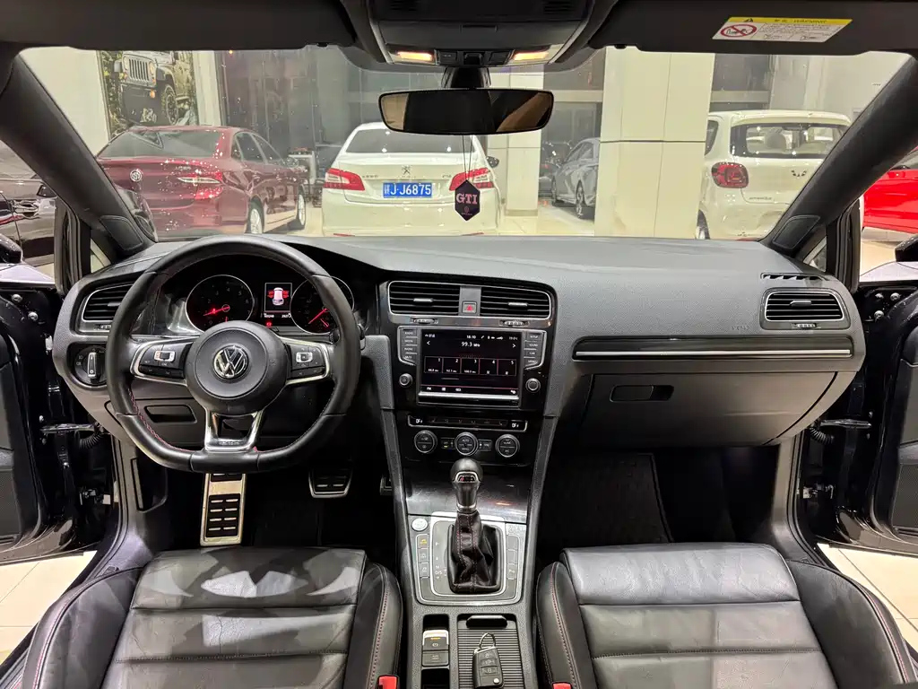 VOLKSWAGEN GOLF GTI 2017