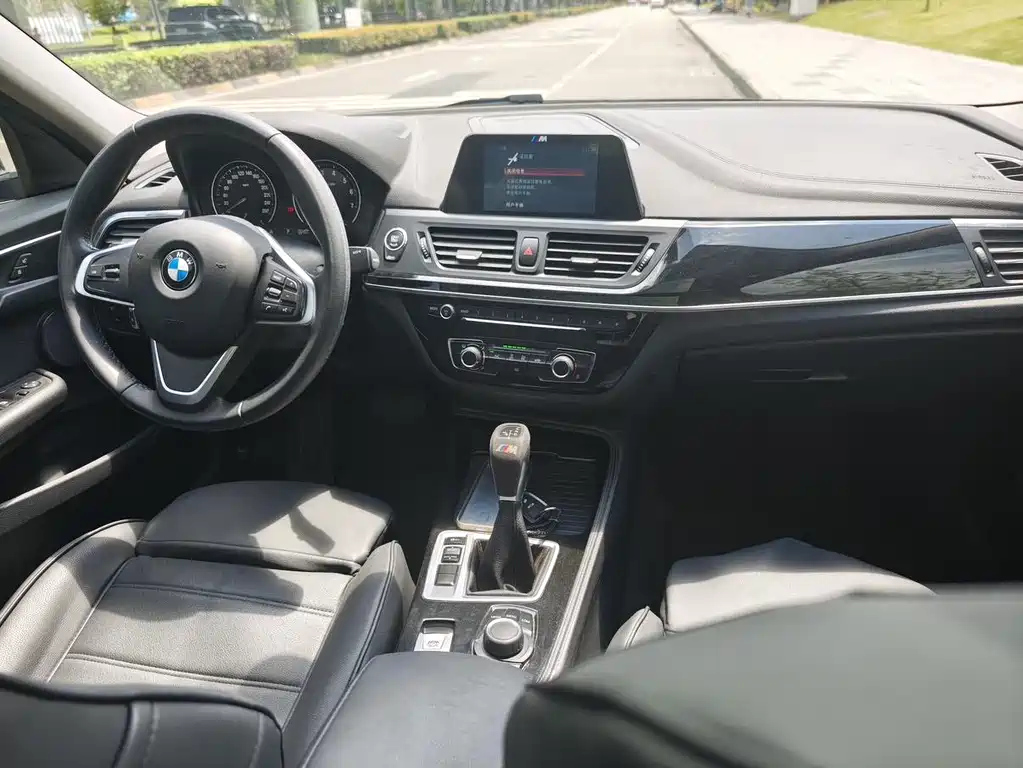 BMW 1-SERIES 2018