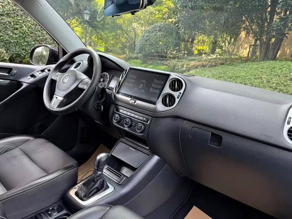 VOLKSWAGEN TIGUAN 2017