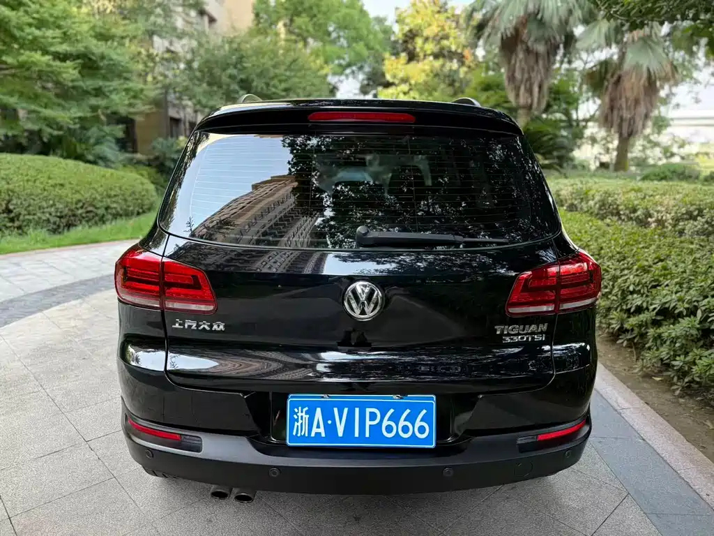 VOLKSWAGEN TIGUAN 2017