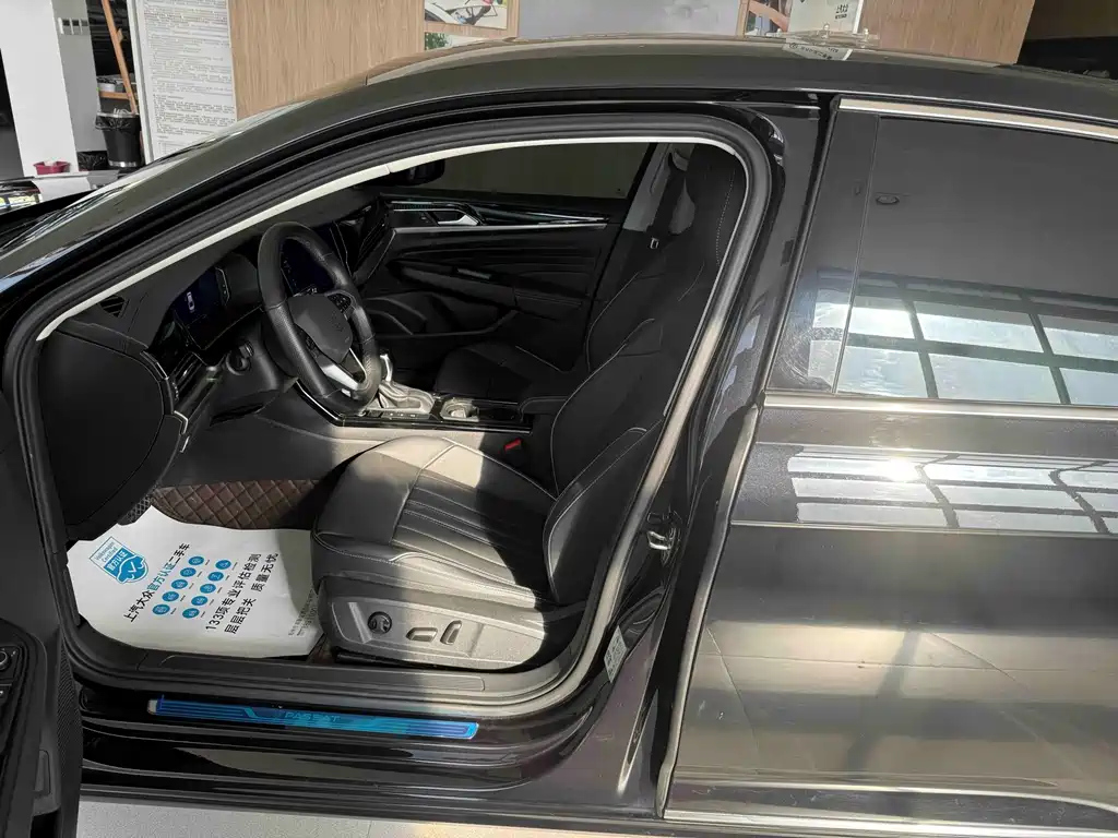 VOLKSWAGEN PASSAT 2022