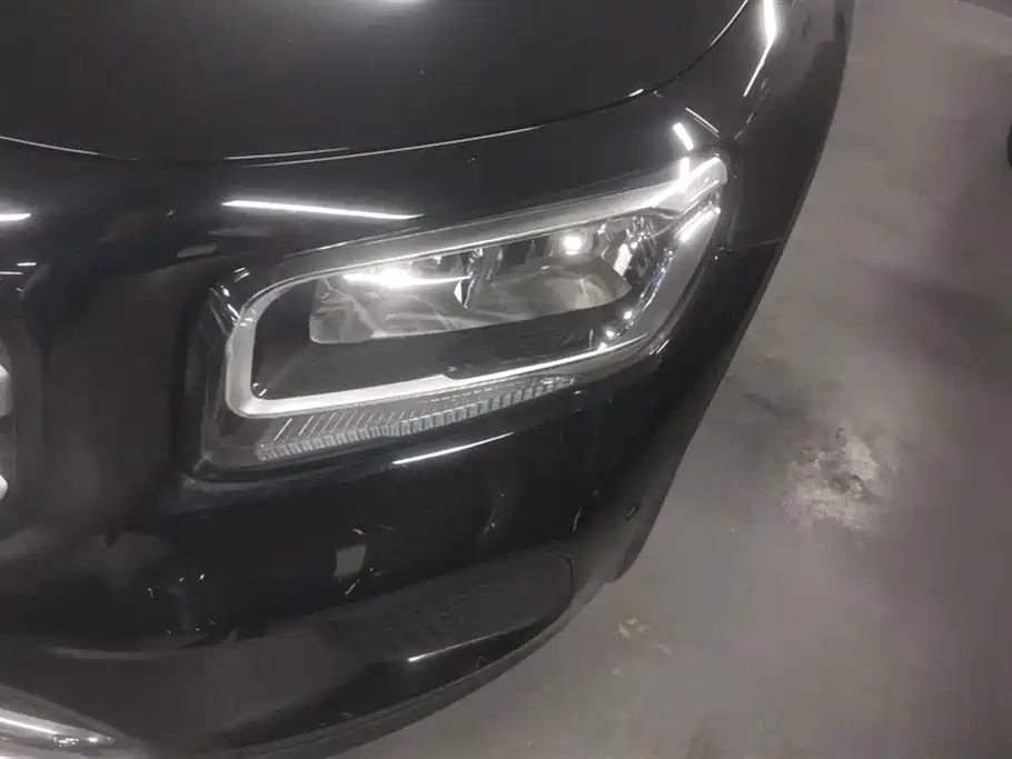 MERCEDES BENZ GLB 2021