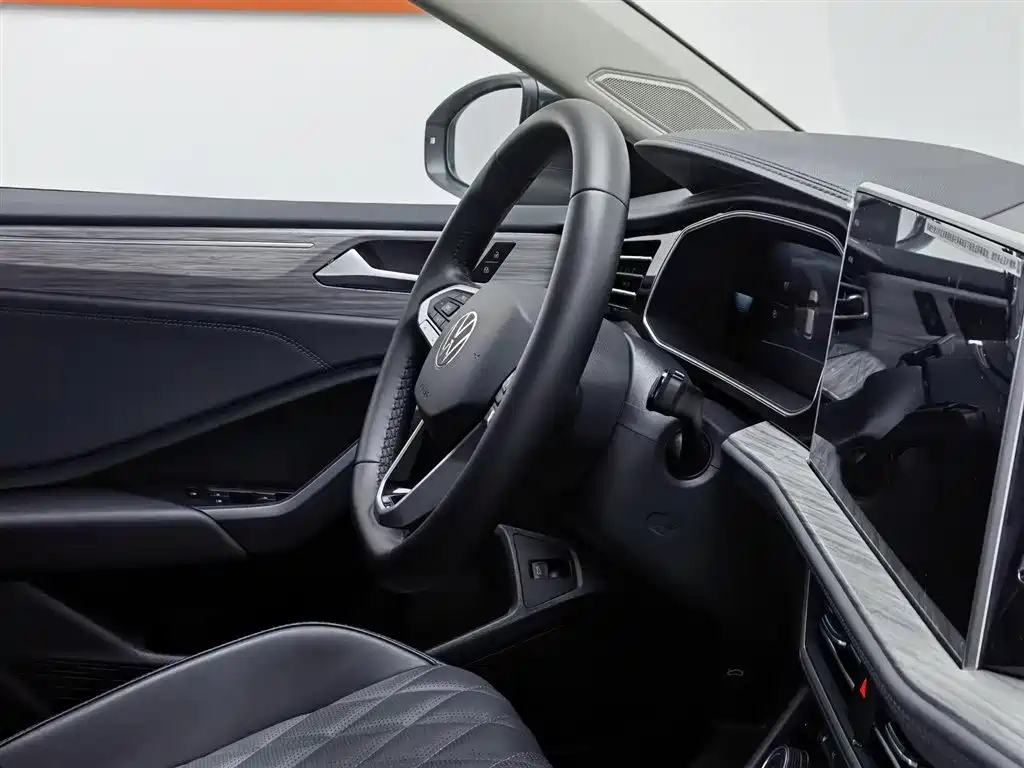 VOLKSWAGEN SAGITAR 2023