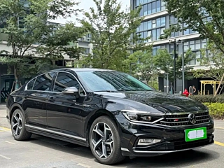 VOLKSWAGEN MAGOTAN 2023