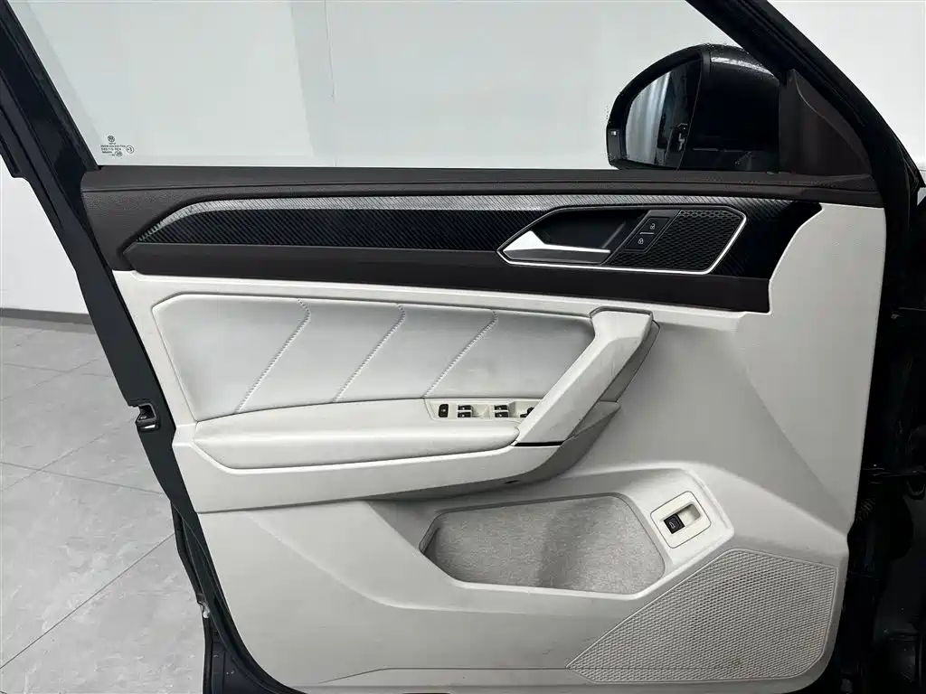 VOLKSWAGEN TAYRON 2022
