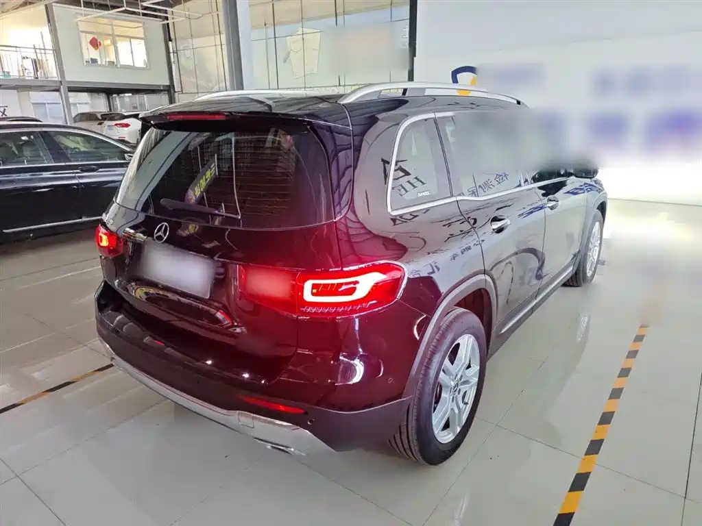 MERCEDES BENZ GLB 2023