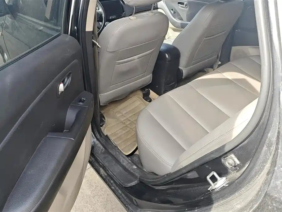 HYUNDAI CELESTA 2015