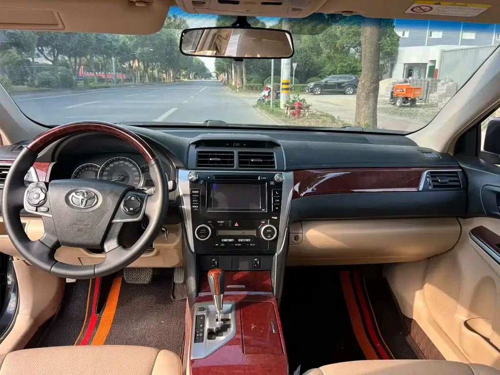 TOYOTA CAMRY 2012
