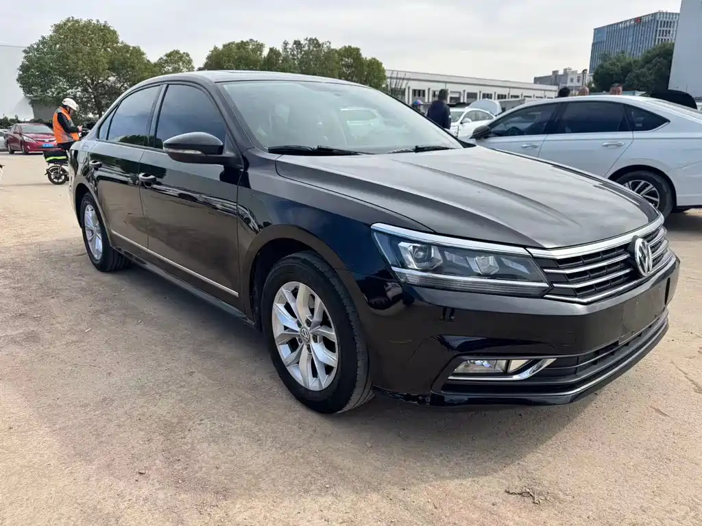 VOLKSWAGEN PASSAT 2018